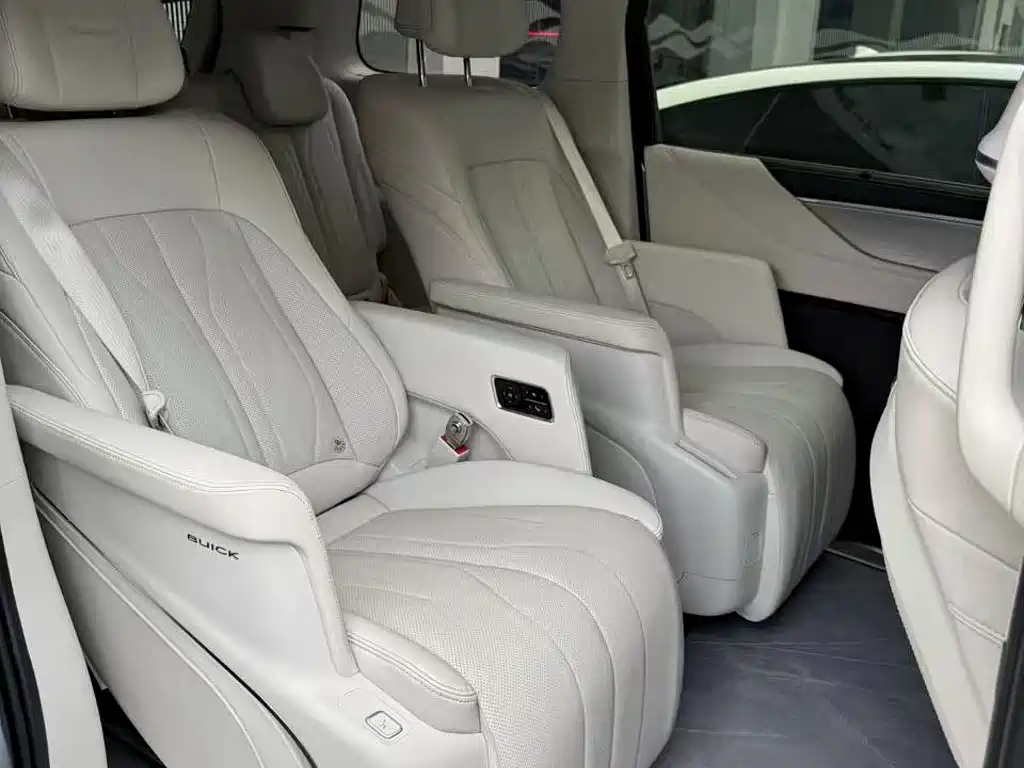 Buick GL8 2024 7 мест