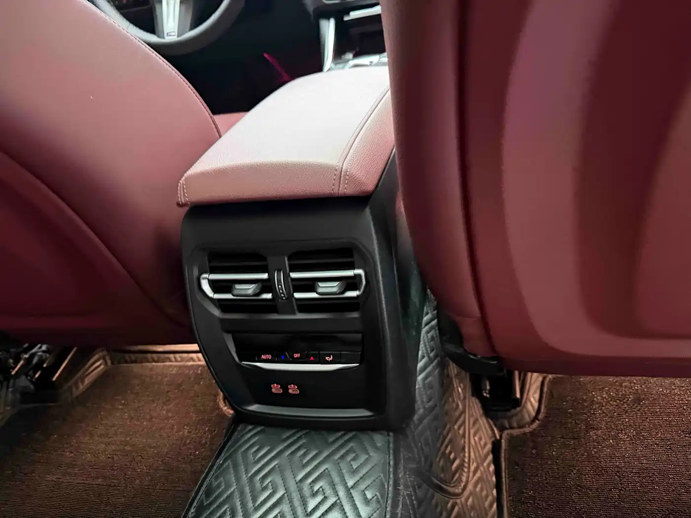 BMW 3 series 2023 Белый из Китая