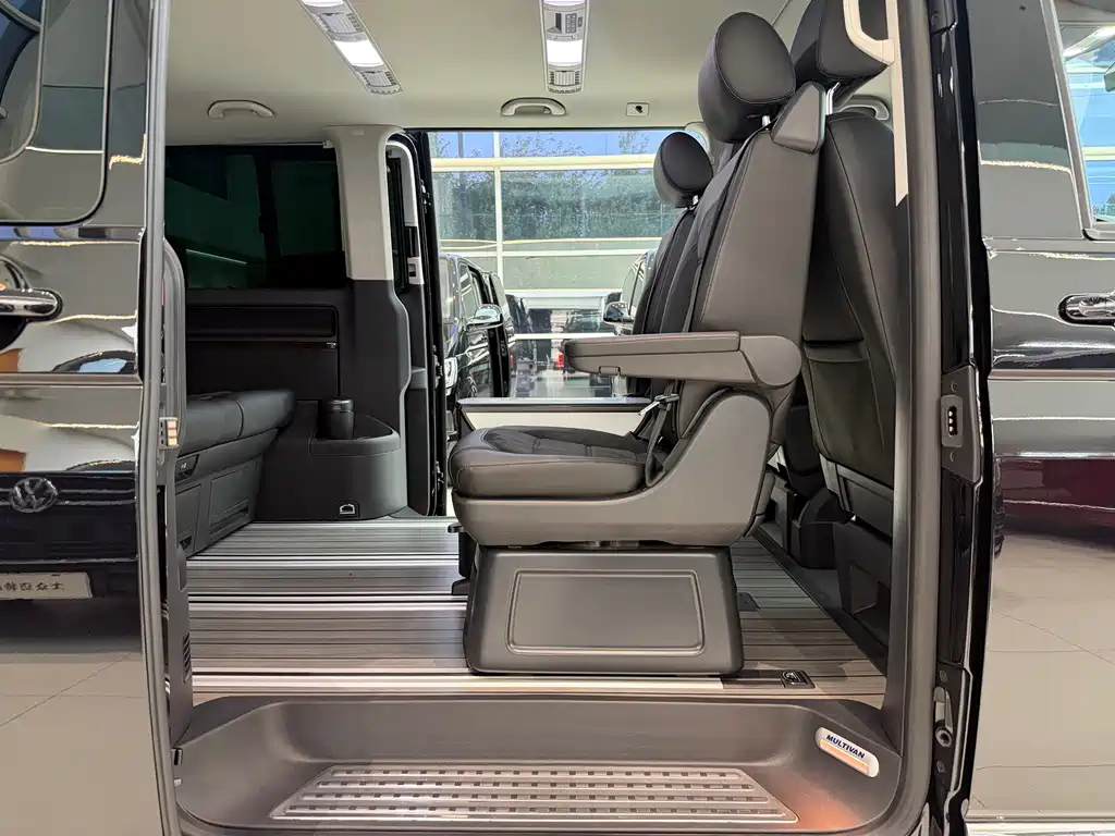 Volkswagen Multivan — миниатюра 17
