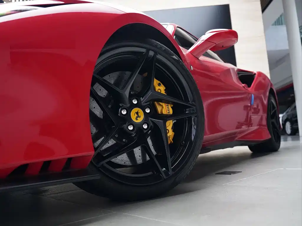 Ferrari F8 — миниатюра 10