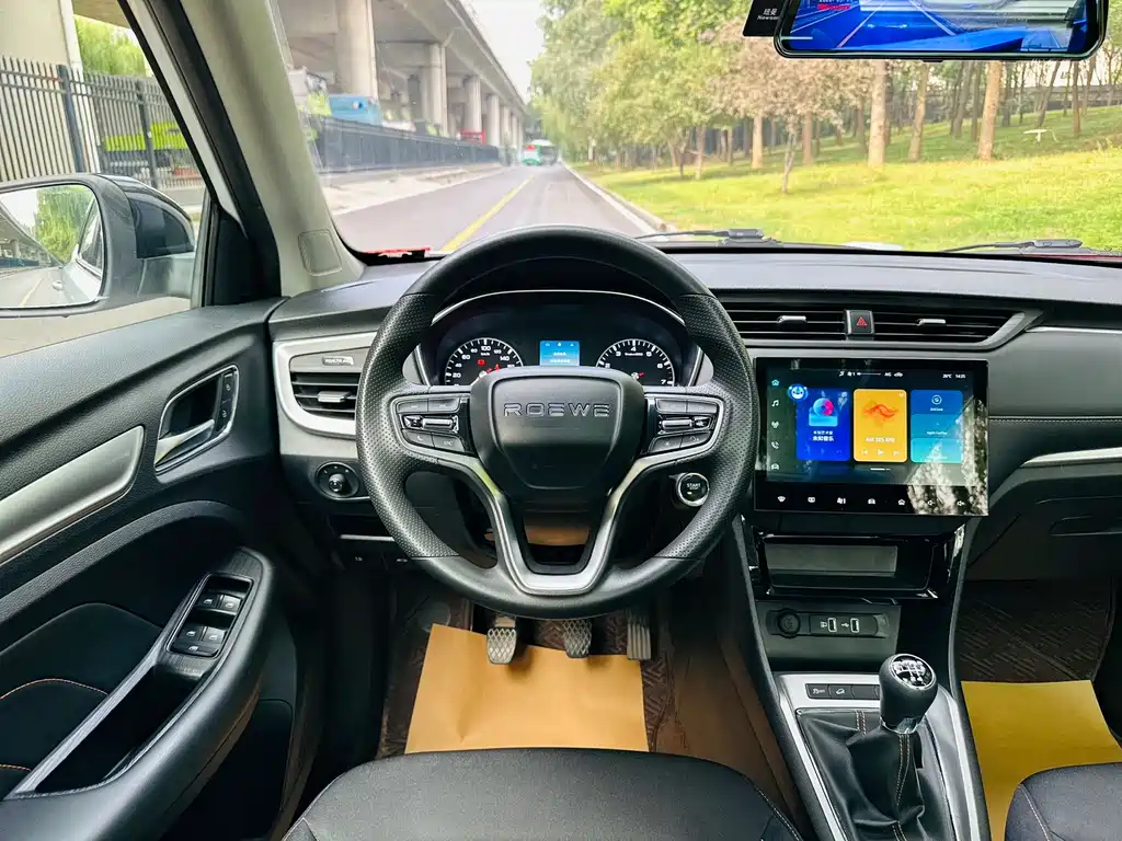 Roewe RX3 — миниатюра 14