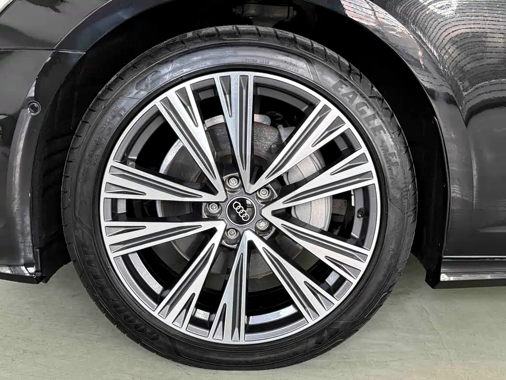 Audi A6L — миниатюра 12