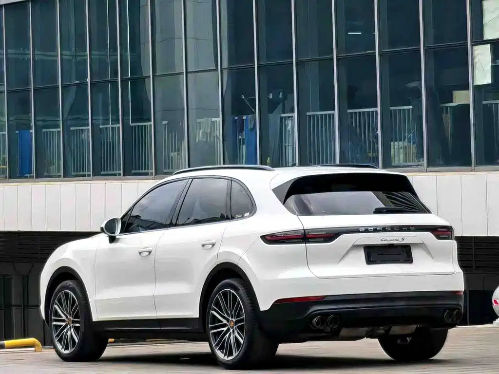 Porsche Cayenne — миниатюра 17