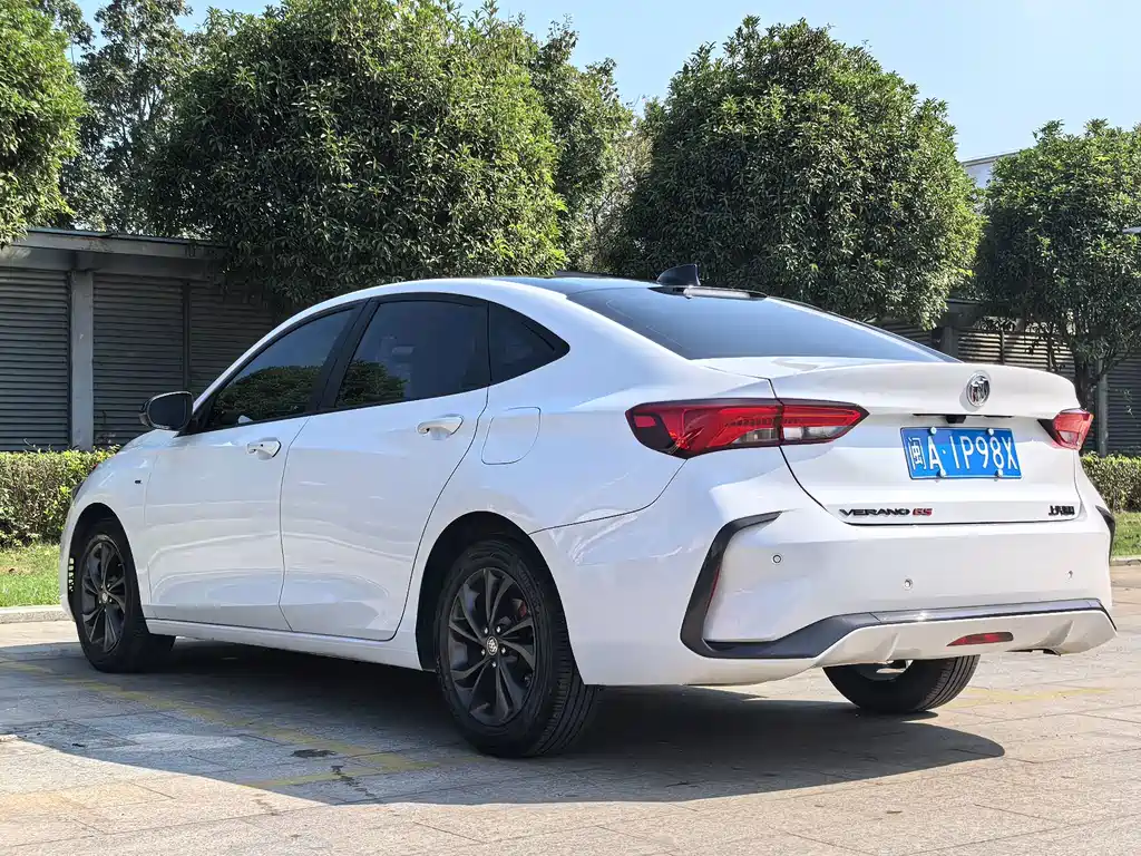 Buick Verano — миниатюра 6