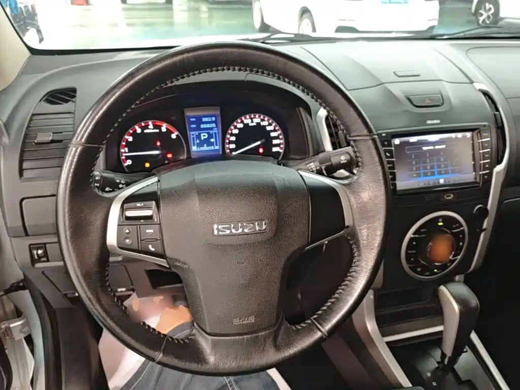 Isuzu D-MAX — миниатюра 11
