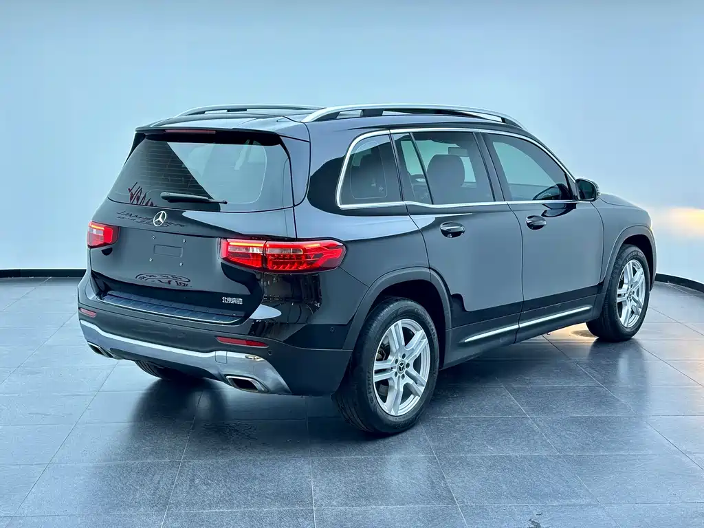 Mercedes-Benz GLB — миниатюра 18