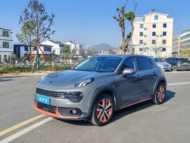 2021 Lynk & Co 02