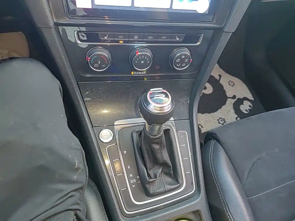 Volkswagen Golf — миниатюра 14