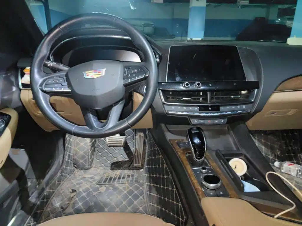 Cadillac CT5 — миниатюра 5