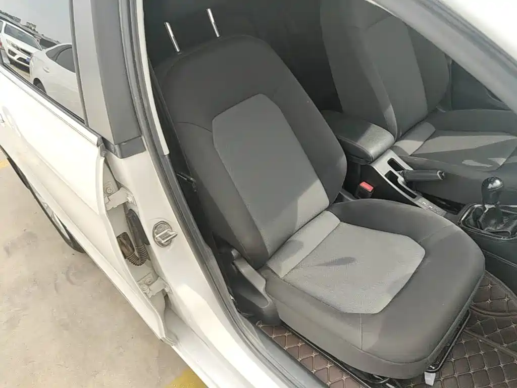 Volkswagen Jetta — миниатюра 25