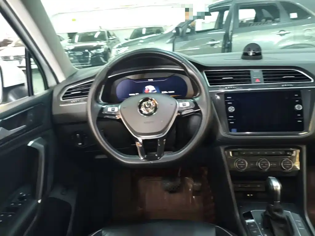 Volkswagen Tiguan — миниатюра 11