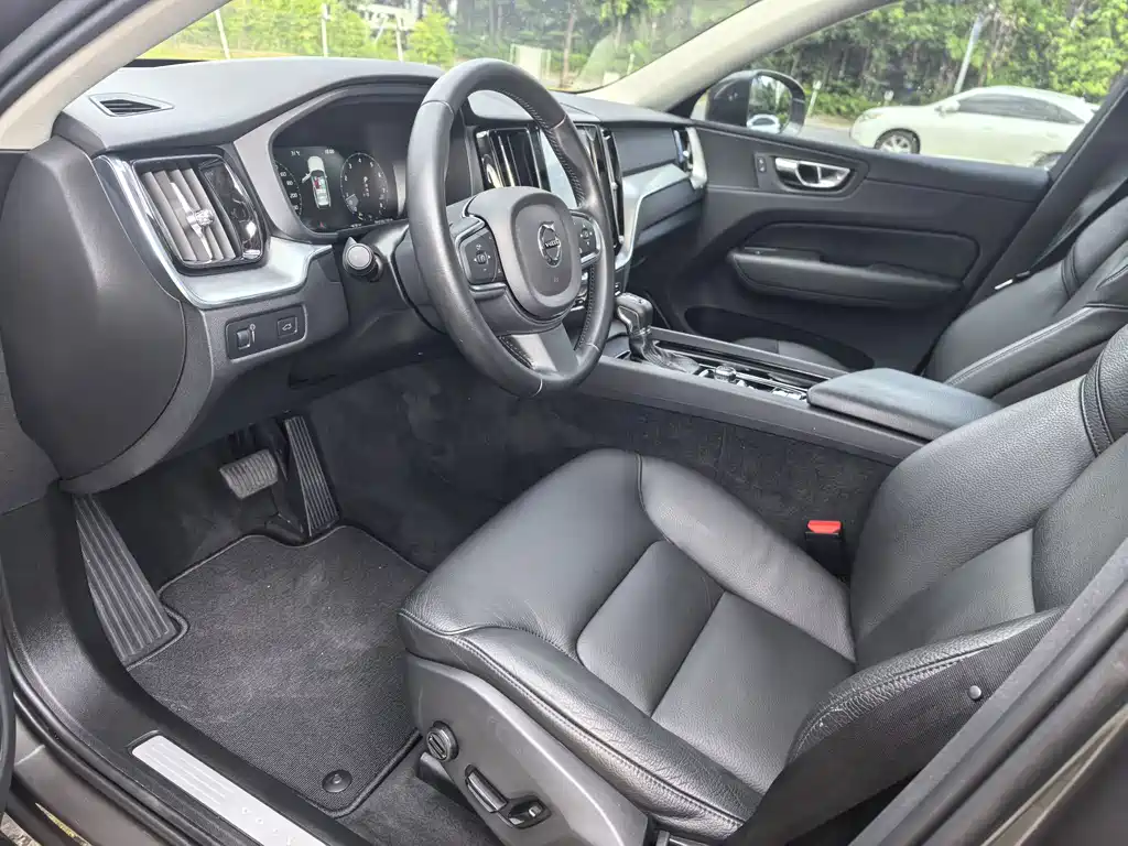 Volvo XC60 — миниатюра 10