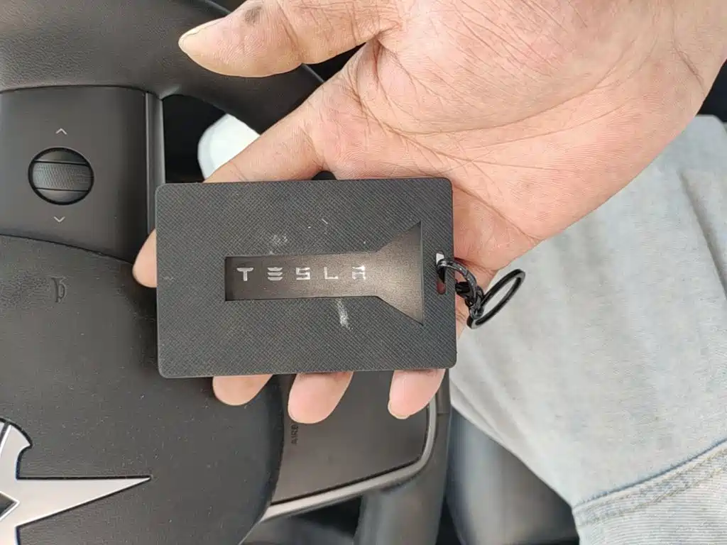 Tesla Model 3 — миниатюра 9