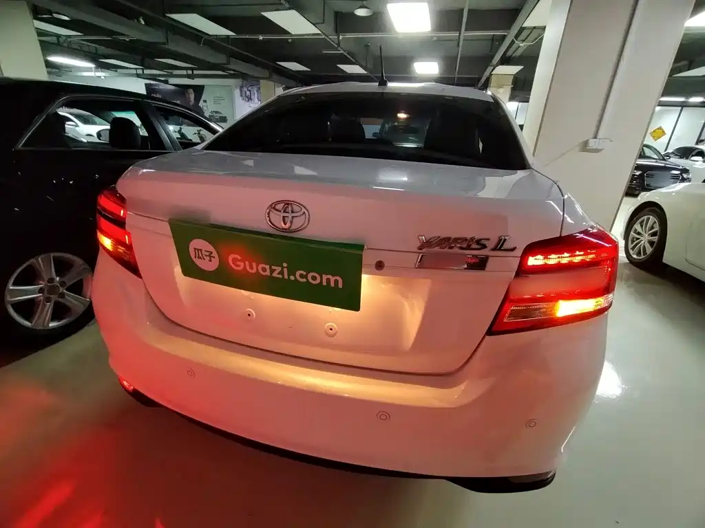 Toyota Yaris L — миниатюра 6