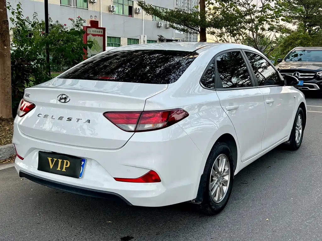 Hyundai Elantra — миниатюра 7