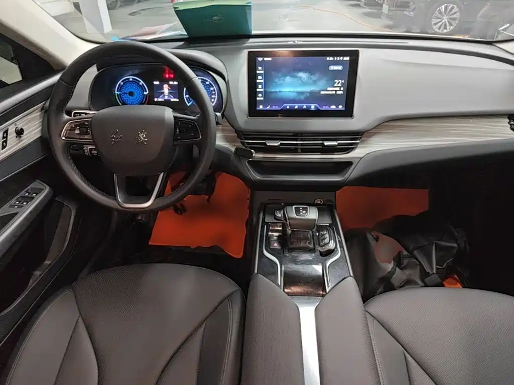 Hongqi Hongqi E-QM5 — миниатюра 10