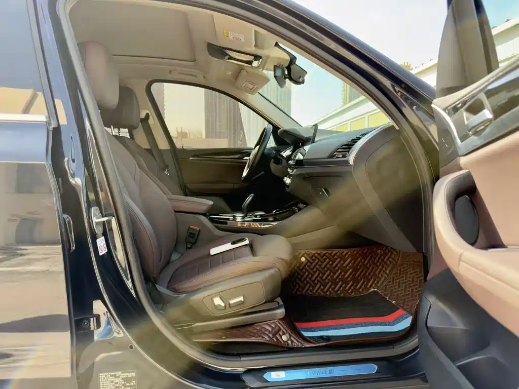 BMW iX3 — миниатюра 5