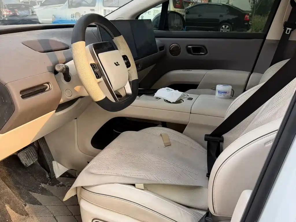 Li Auto i8 2025 Standard