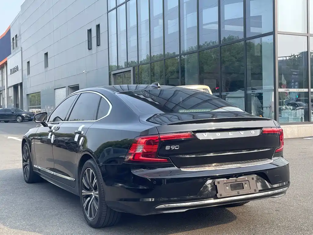 Volvo S90 — миниатюра 19