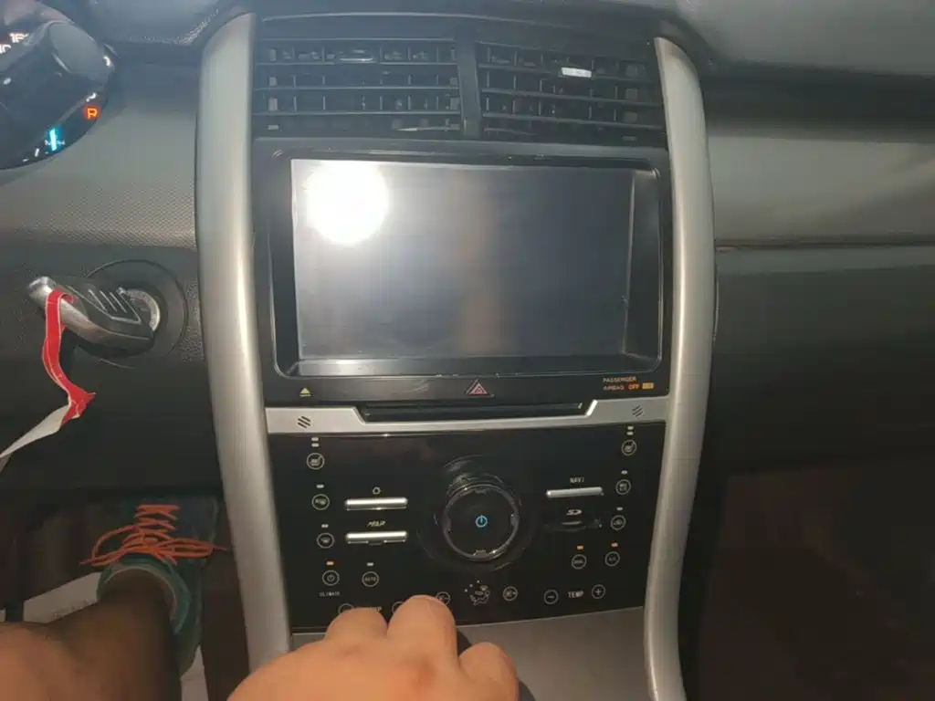 Ford Edge (Import) — миниатюра 13