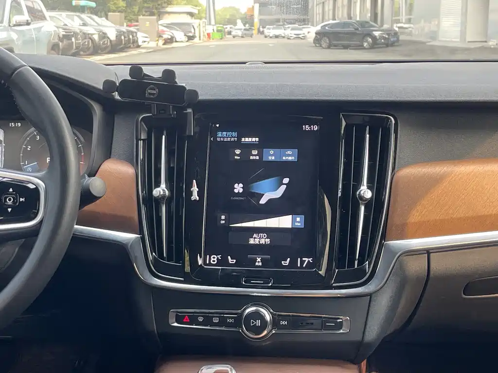 Volvo S90 — миниатюра 13