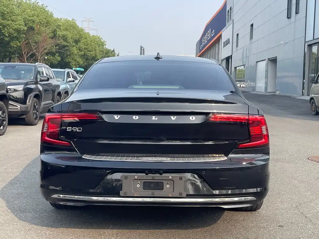Volvo S90 — миниатюра 18