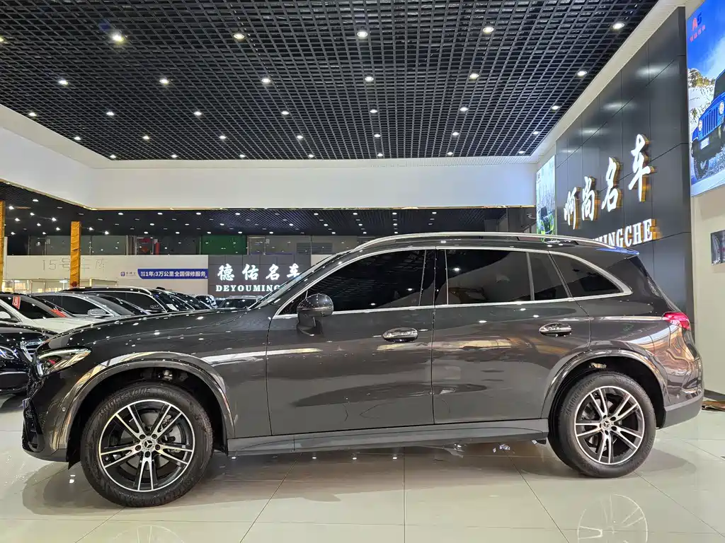 MERCEDES-BENZ GLC