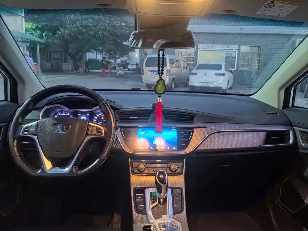 Geely Emgrand GS — миниатюра 10