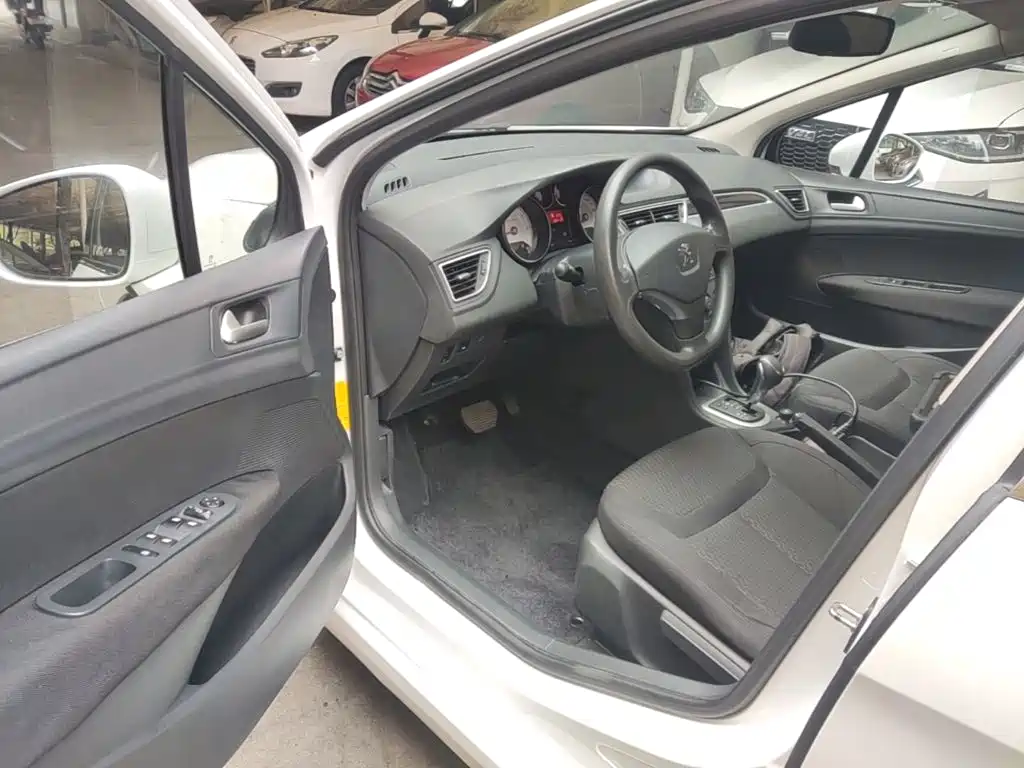 Peugeot 308 — миниатюра 16