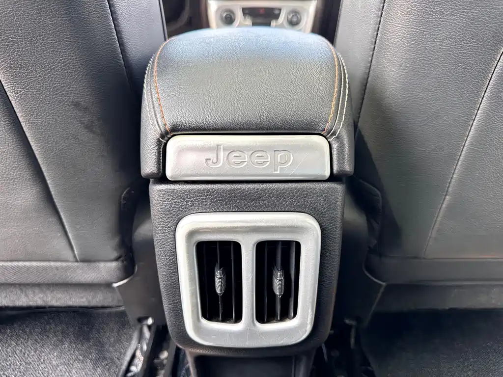 Jeep Compass — миниатюра 11