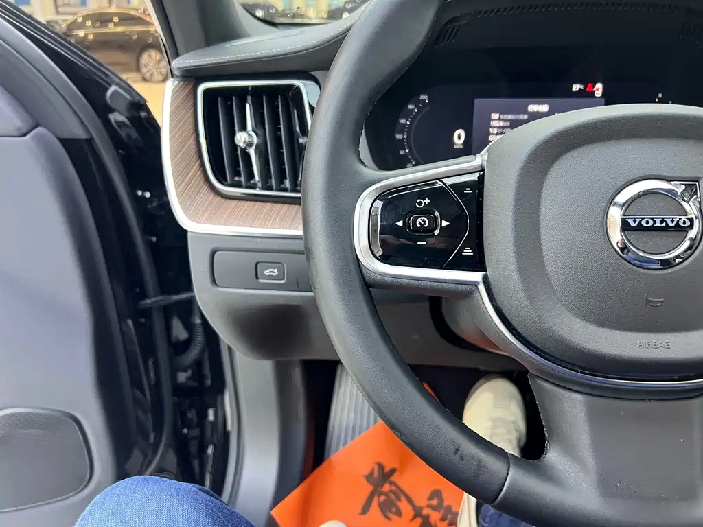 Volvo XC60 — миниатюра 13