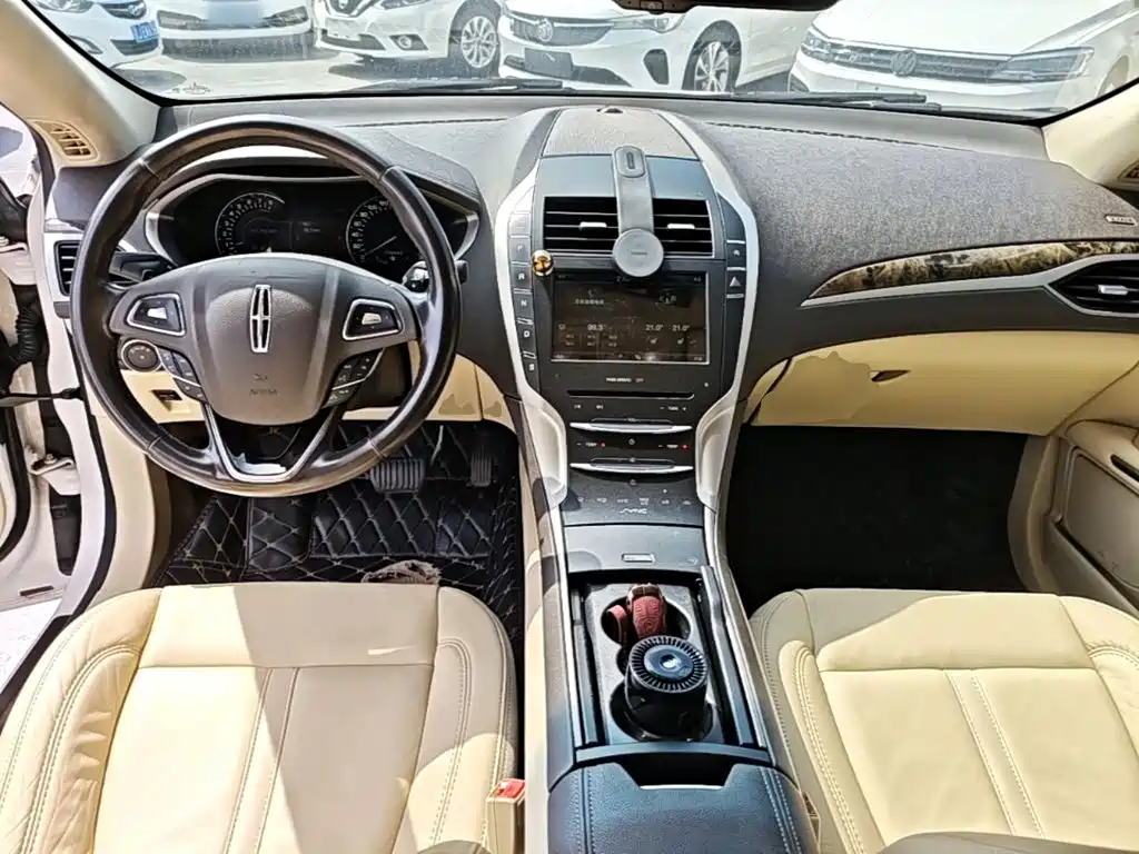 Lincoln MKZ — миниатюра 10