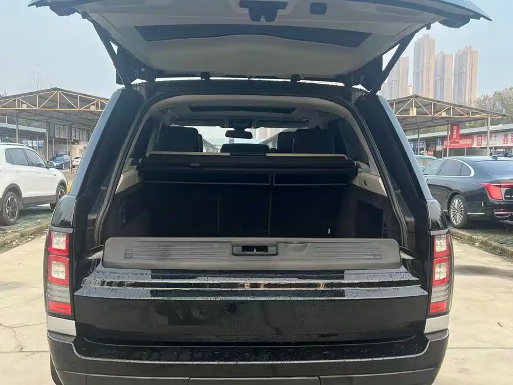 Land Rover Range Rover — миниатюра 17