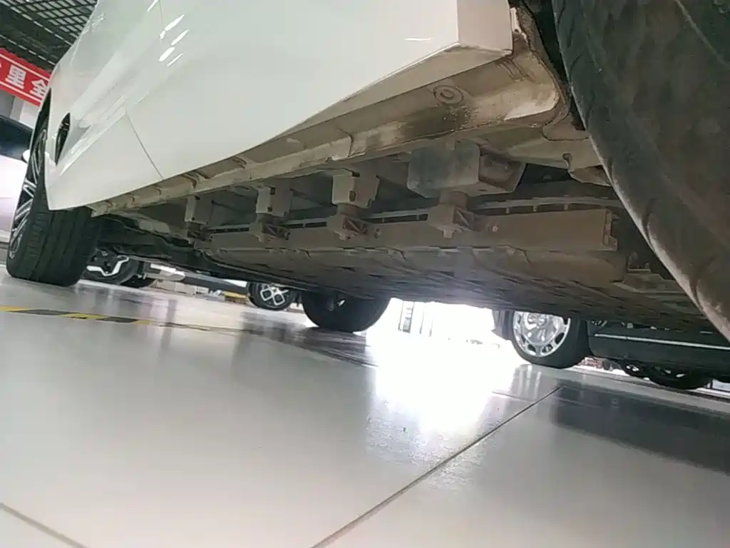 Changan UNI-K iDD — миниатюра 22