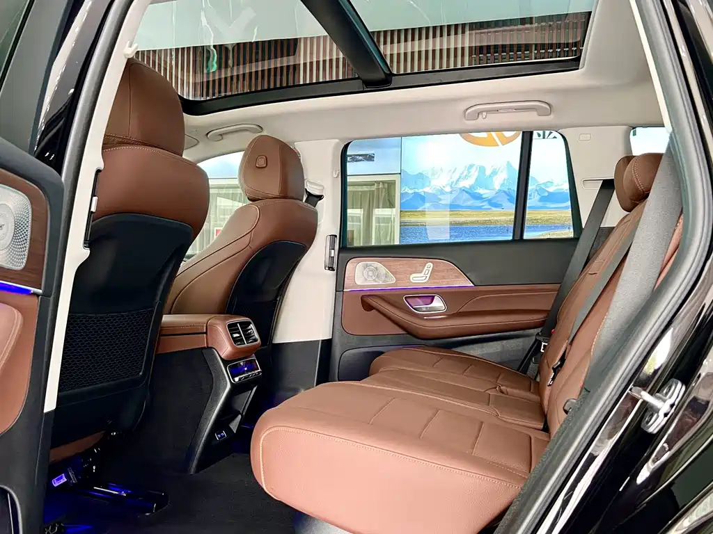 Mercedes-Benz GLS — миниатюра 10