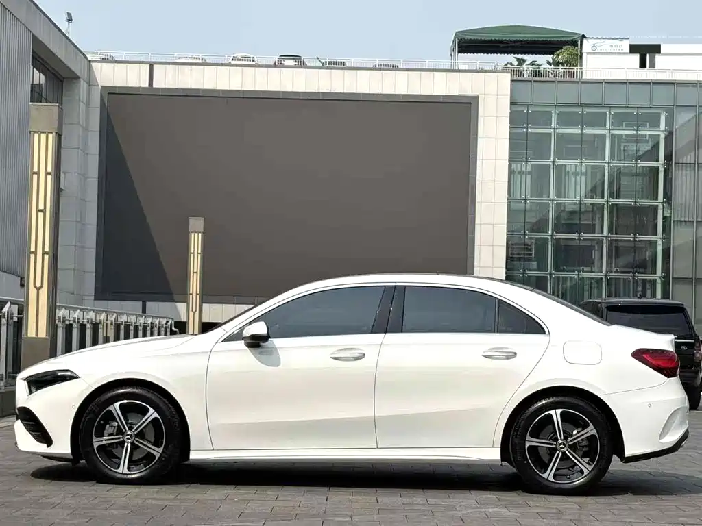 Mercedes-Benz A-Class — миниатюра 4