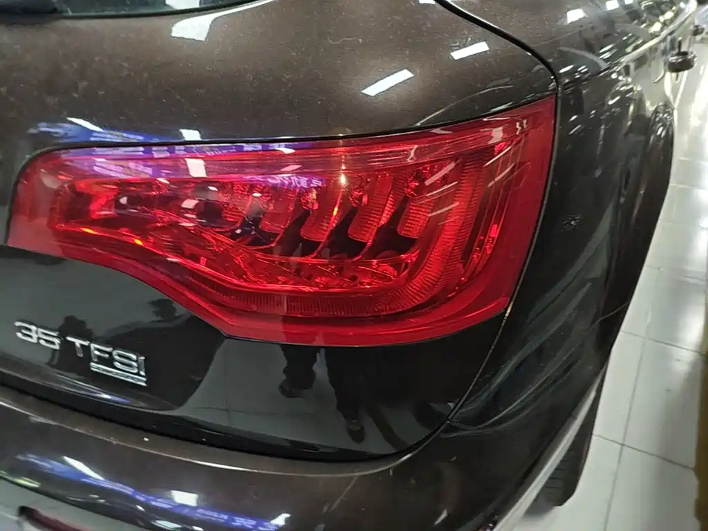 Audi Q7 — миниатюра 8
