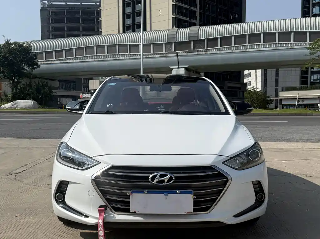 Hyundai Elantra — миниатюра 2