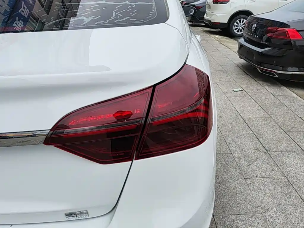 Geely Emgrand — миниатюра 8