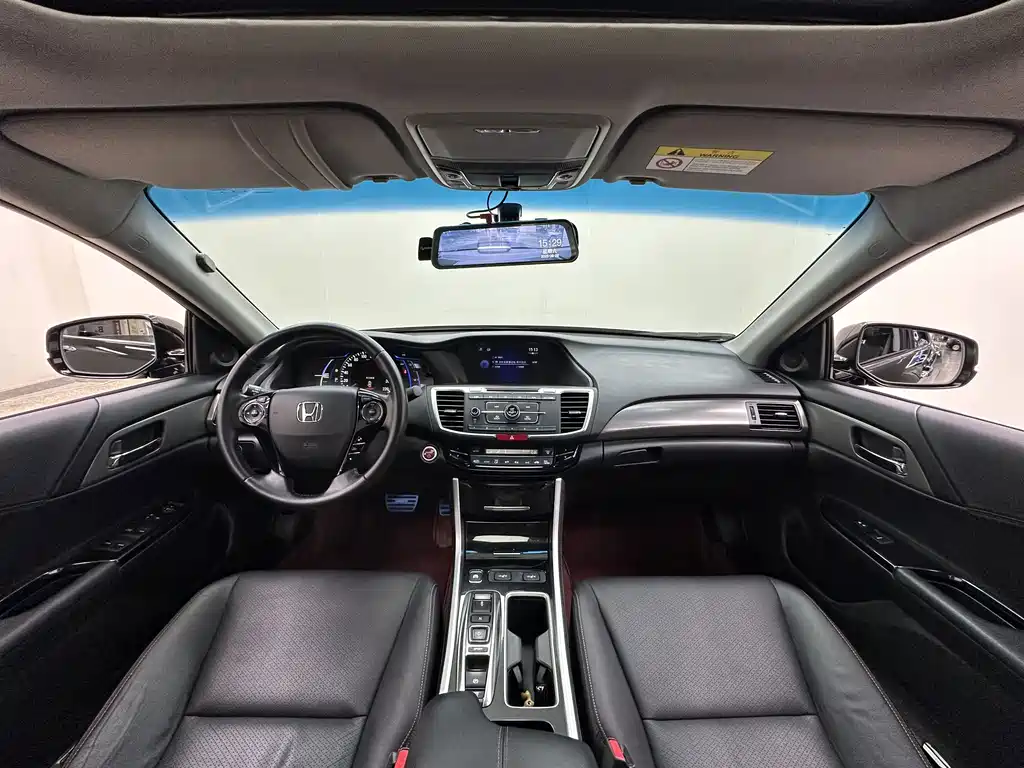 Honda Accord — миниатюра 12