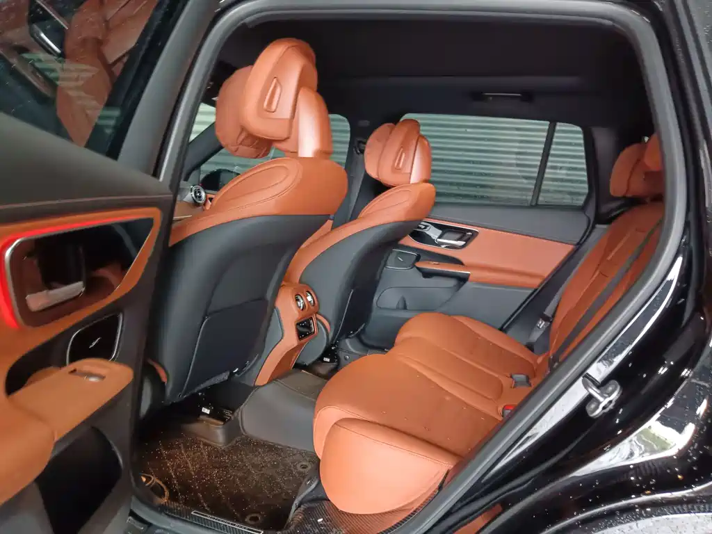 Mercedes-Benz GLC 2025 GLC 300 L 4MATIC 5 мест
