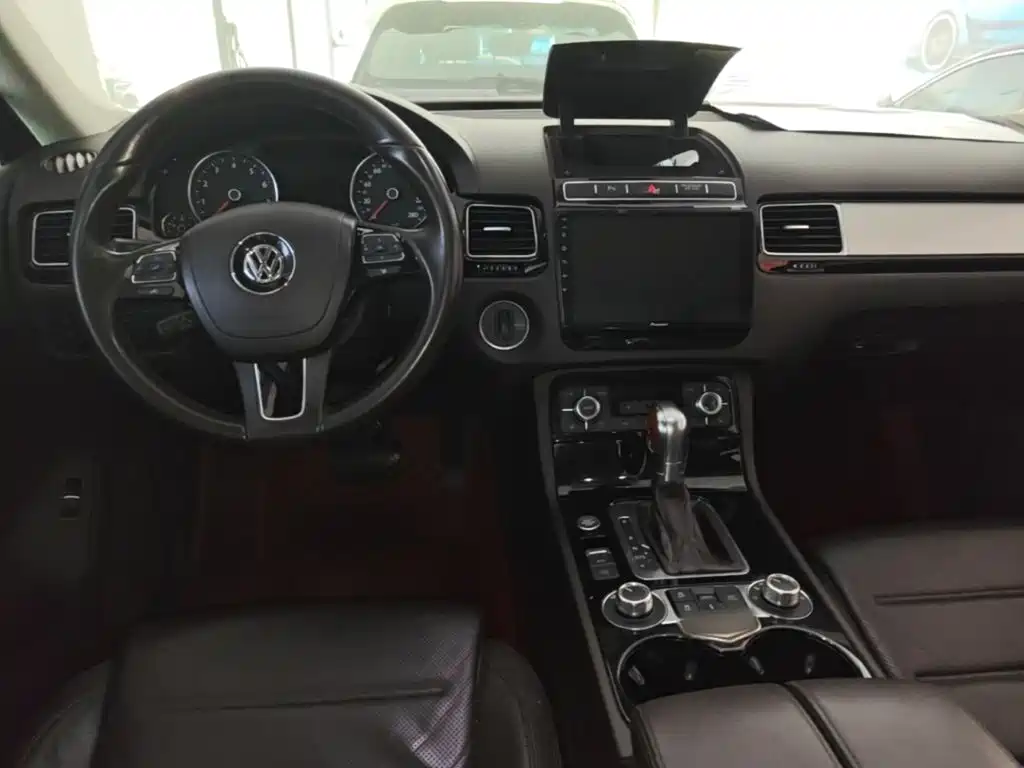 Volkswagen Touareg — миниатюра 10