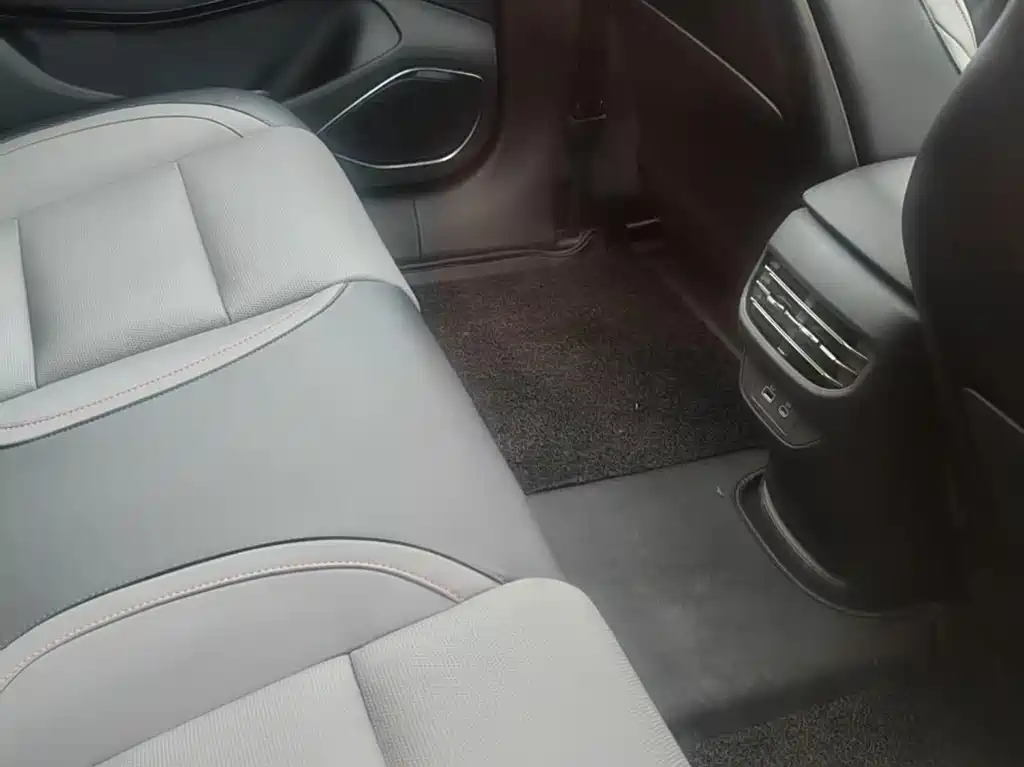 Hongqi EH7 2025 640