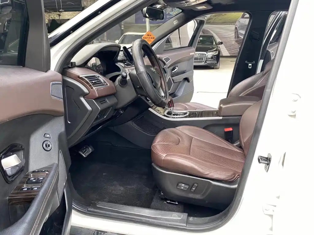 Landwind X7 2016 2.0T Luxury