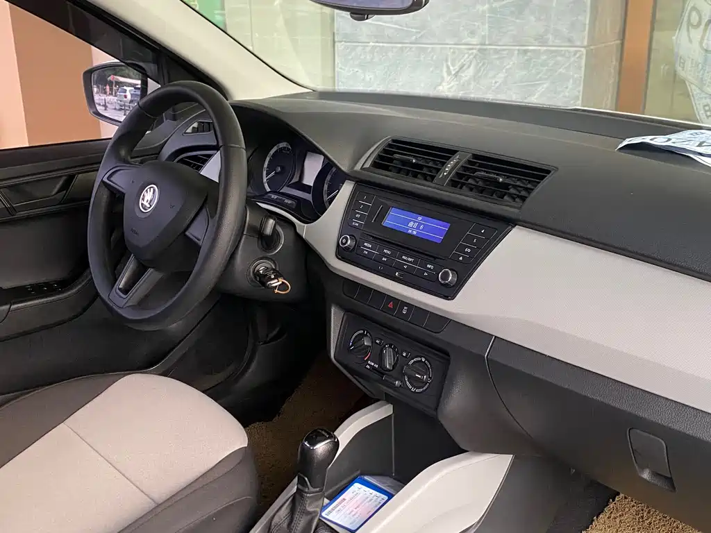 Skoda Fabia — миниатюра 8