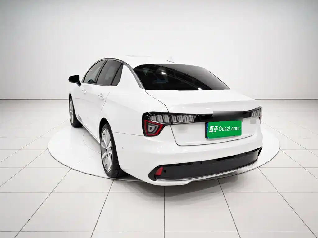 Lynk & Co 03 — миниатюра 4