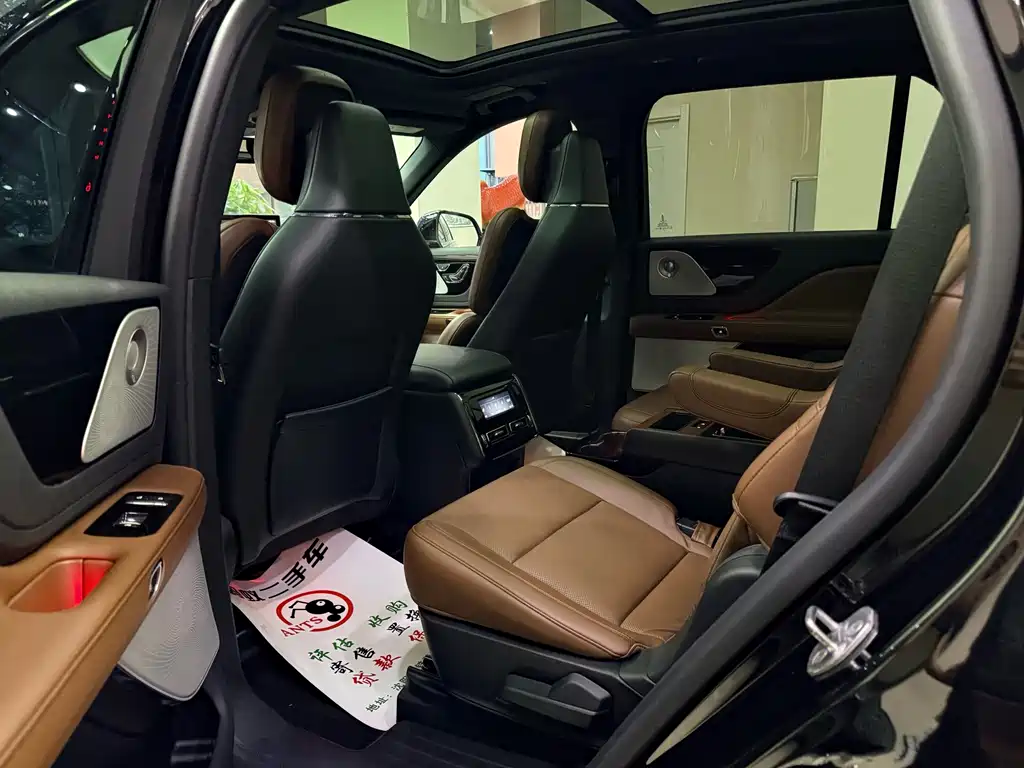 Lincoln Aviator — миниатюра 9
