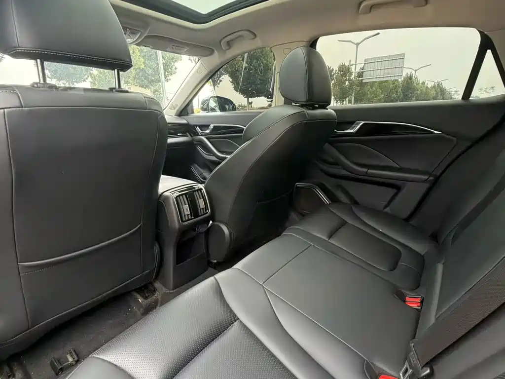 Bestune B70 — миниатюра 6