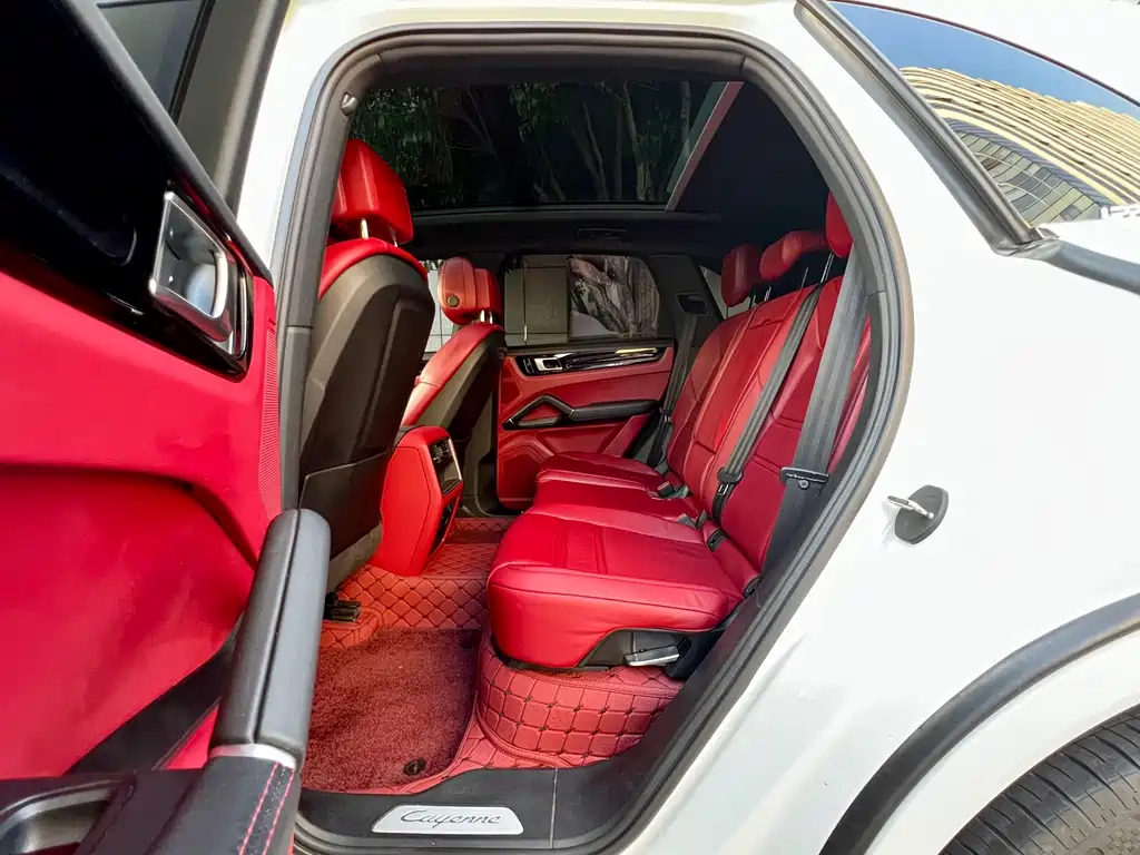 Porsche Cayenne — миниатюра 17