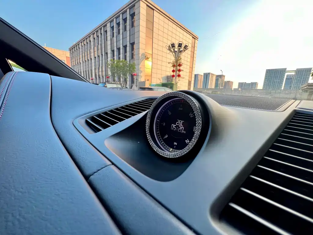 Porsche Cayenne — миниатюра 32